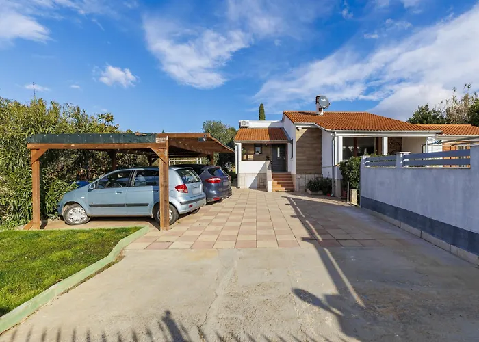 Holiday Home Nena By Interhome